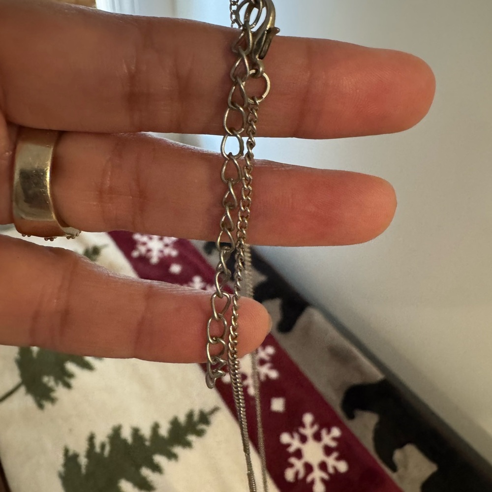 Elegant Silver Pendant Necklace - Picture 11 of 11